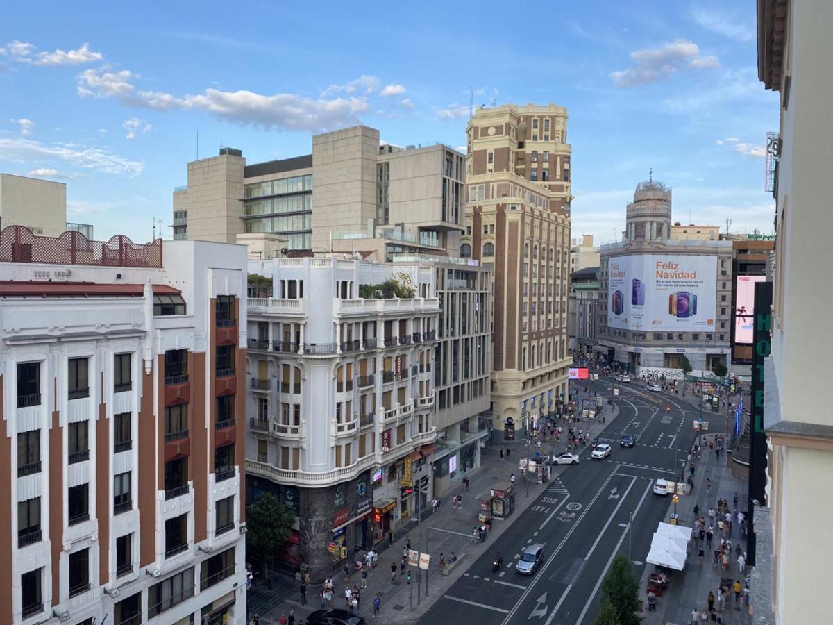 Doble Exterior En La Gran Via #45 De 7-2 Madryt